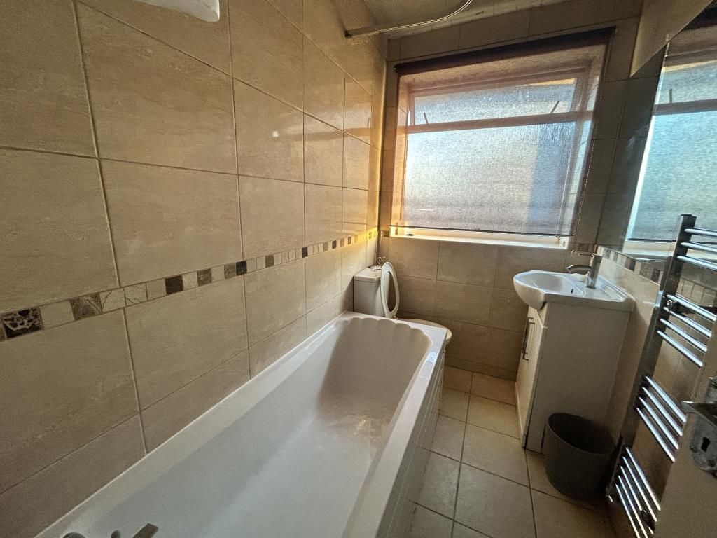 Property photo 3 of 7 Bathroom