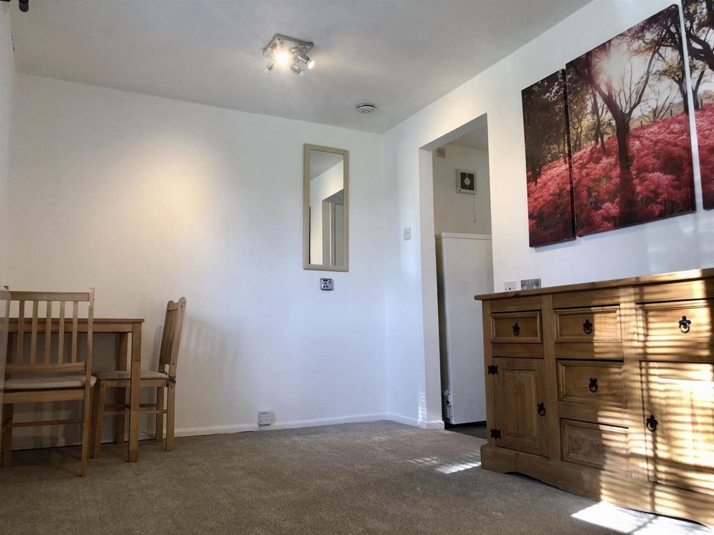 Property photo 2 of 9 3B85Fec5-01d2-4628-91B3-B0058Cbe1Af1.Jpg