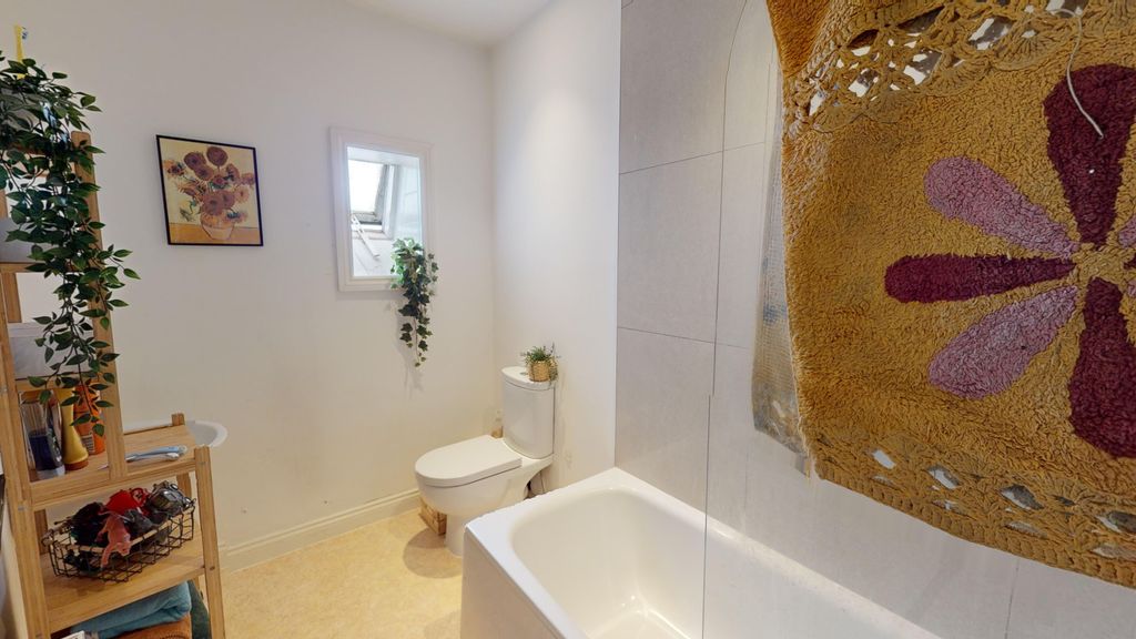 Property photo 3 of 4