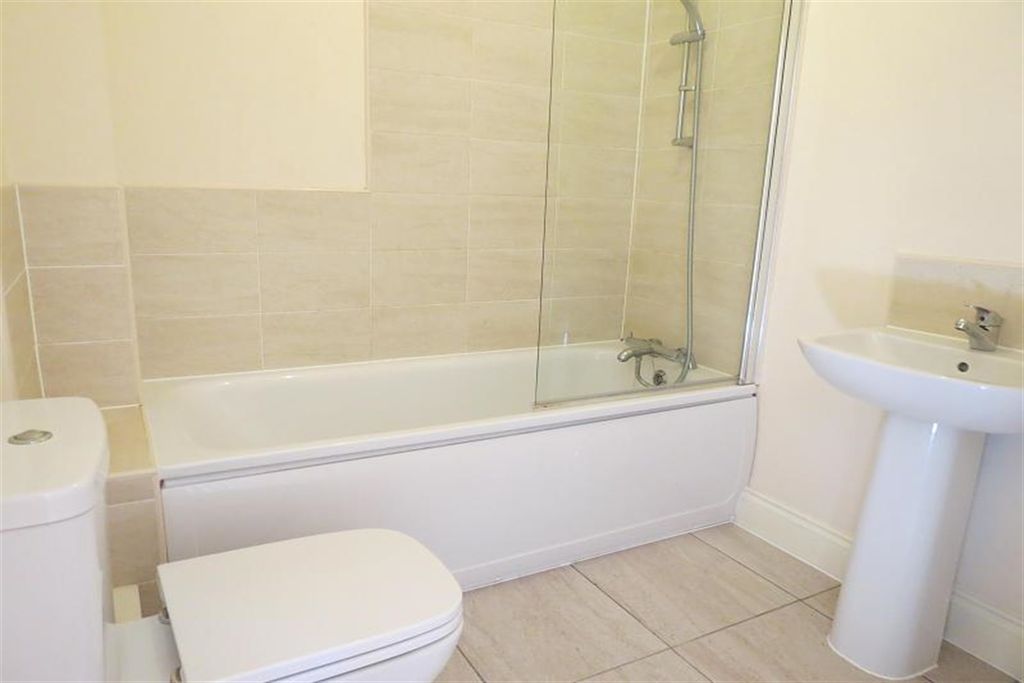 Property photo 3 of 4 Bathroom