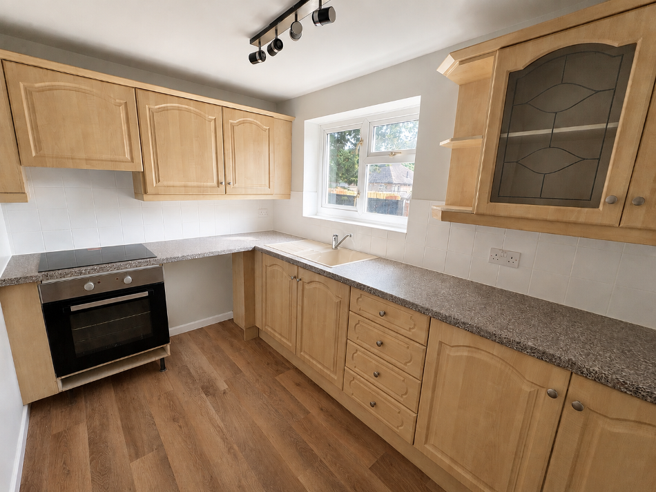 Property photo 2 of 8 Kitchen