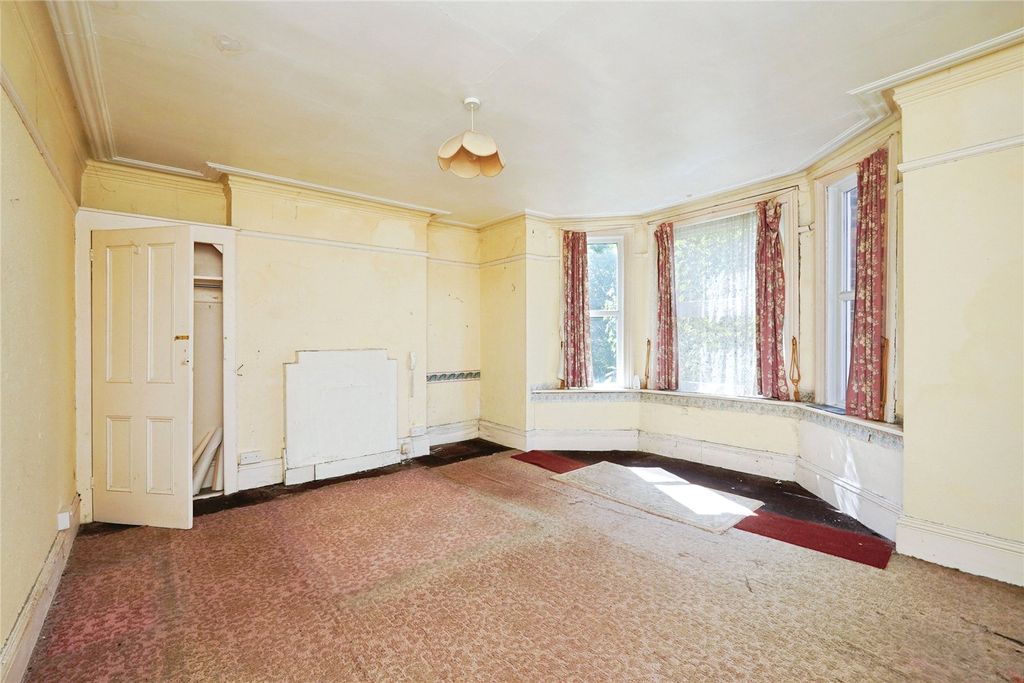 Property photo 2 of 20 Picture No. 17