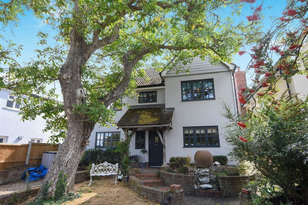 Property photo 1 of 17