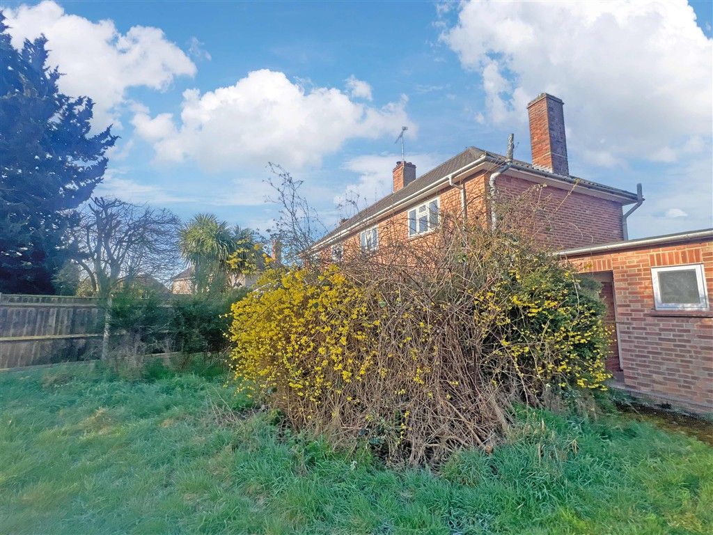 Property photo 2 of 8