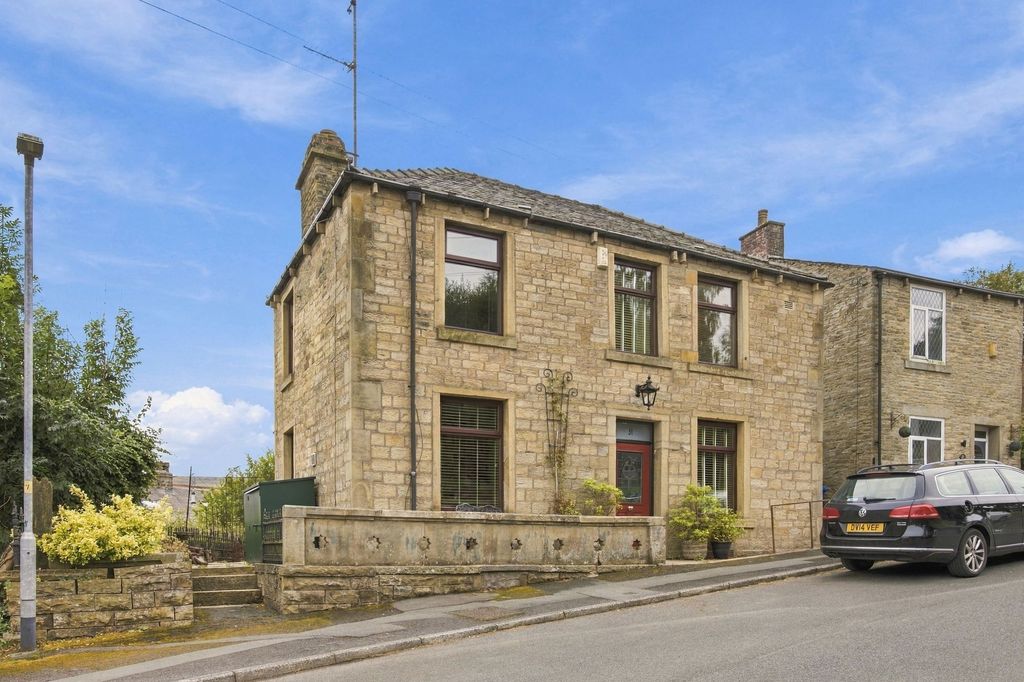 Property photo 1 of 34
