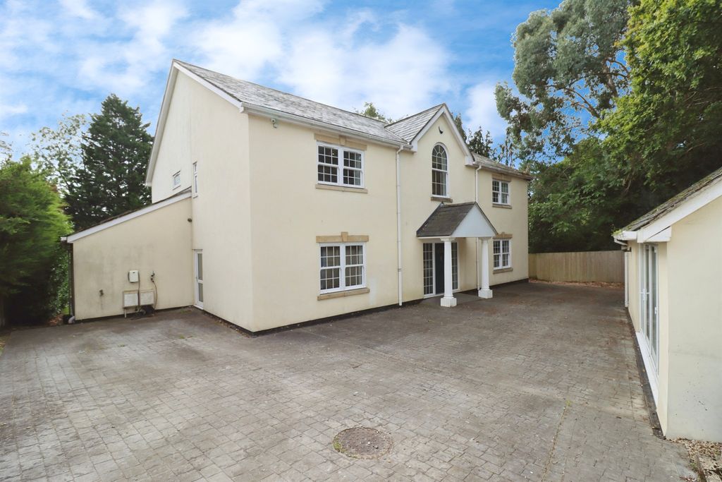 Property photo 1 of 34