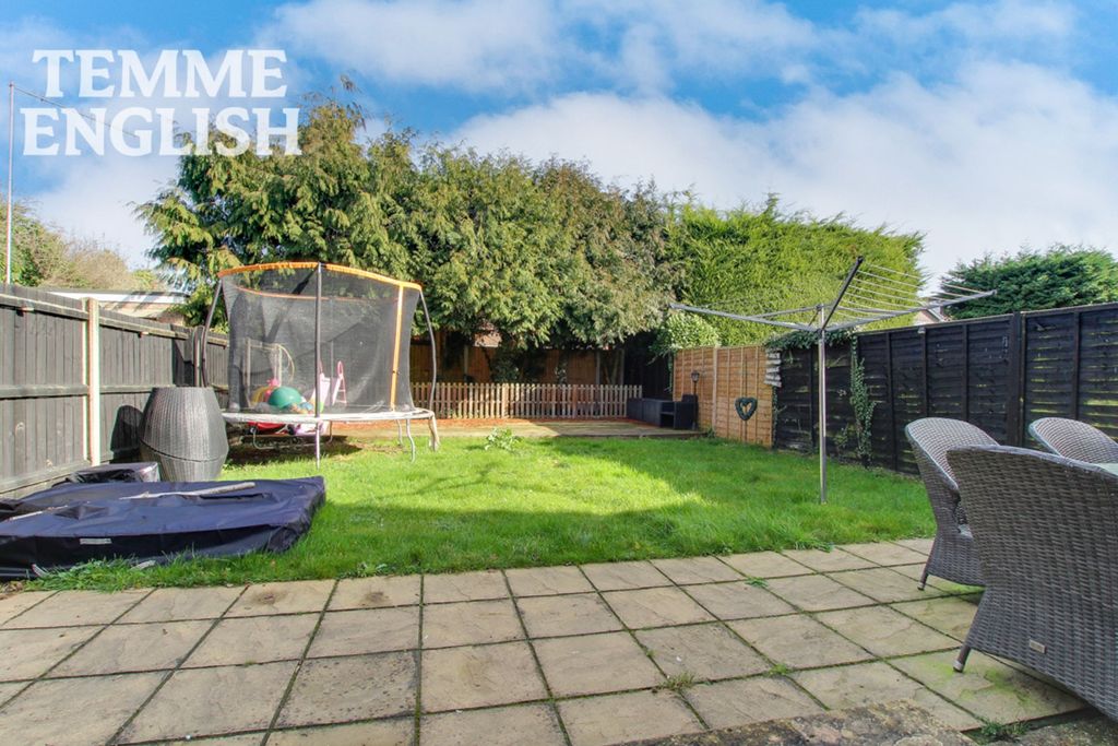 Property photo 2 of 25