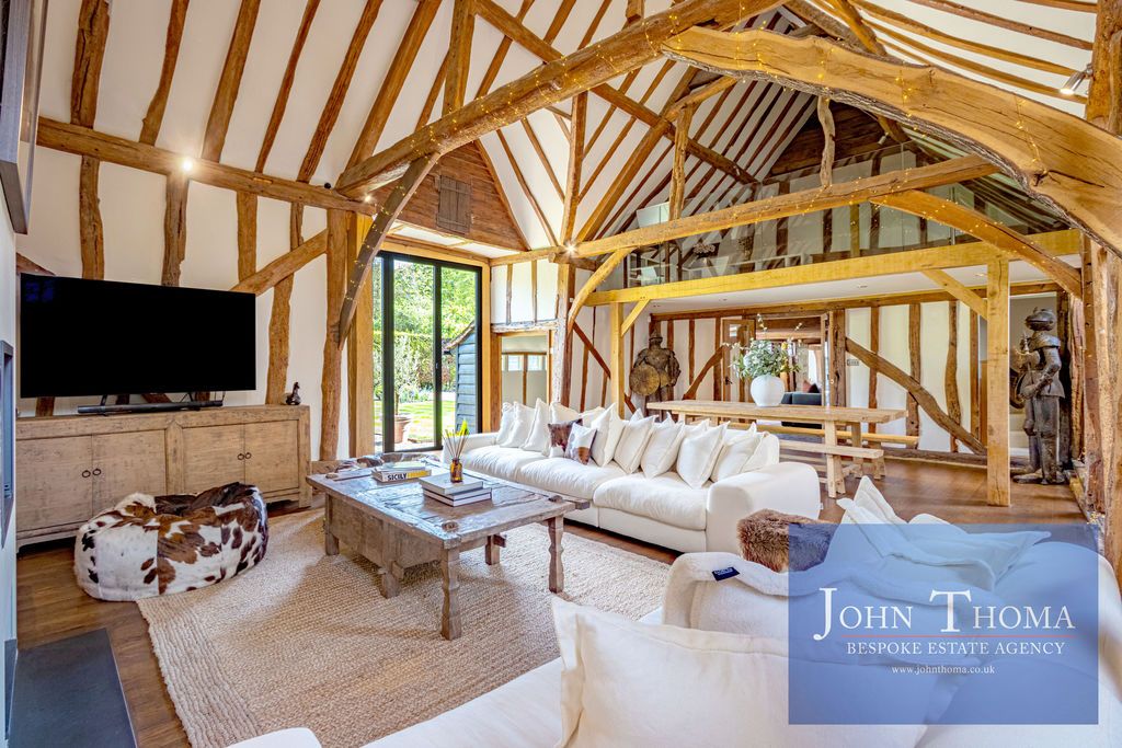 Additional image 10 of 6 bed property to rentMarshalls Barn, Woodside, Epping CM16