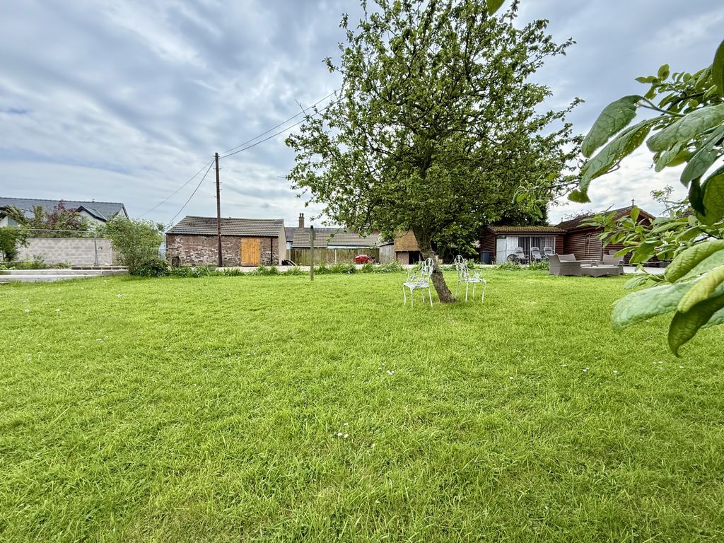 Property photo 1 of 5