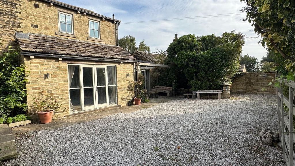 Property photo 3 of 36 4.Jpg