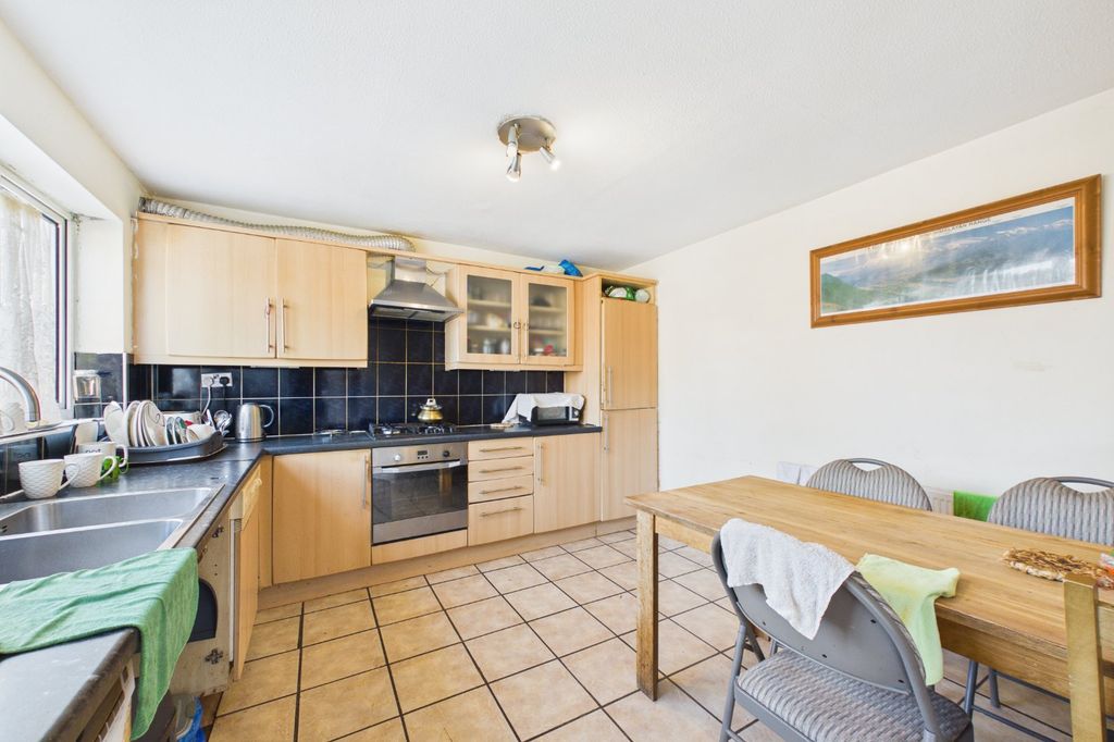 Property photo 3 of 7 Picture No. 04