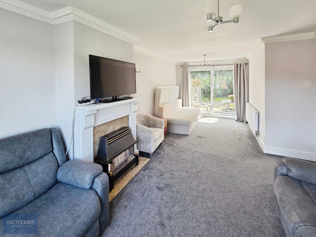 Property photo 3 of 16 Lounge