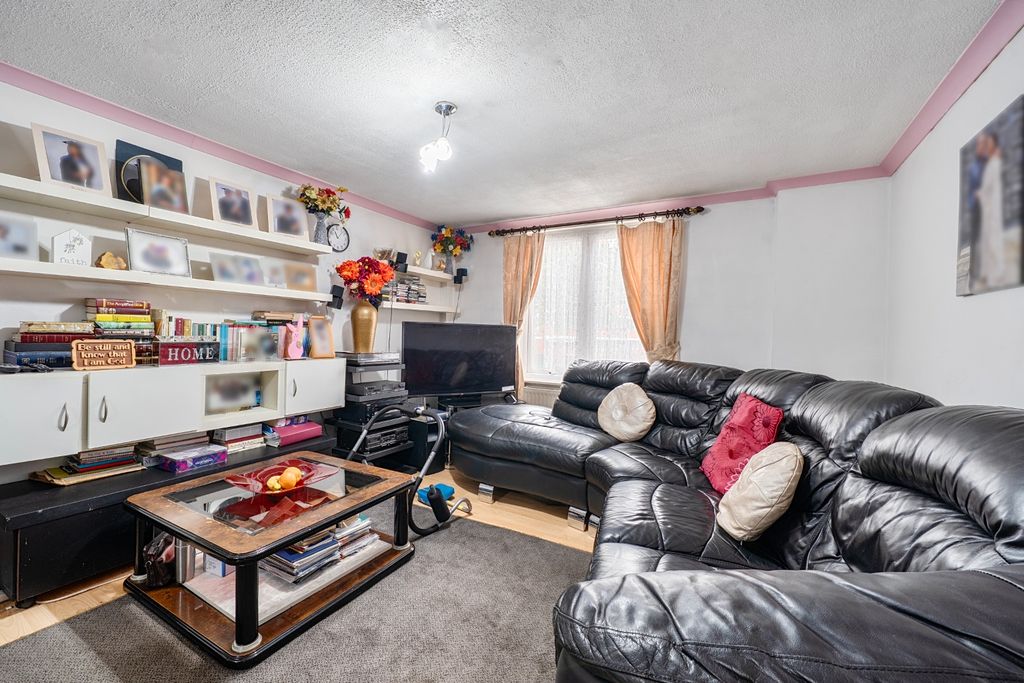 Property photo 3 of 16 5025162