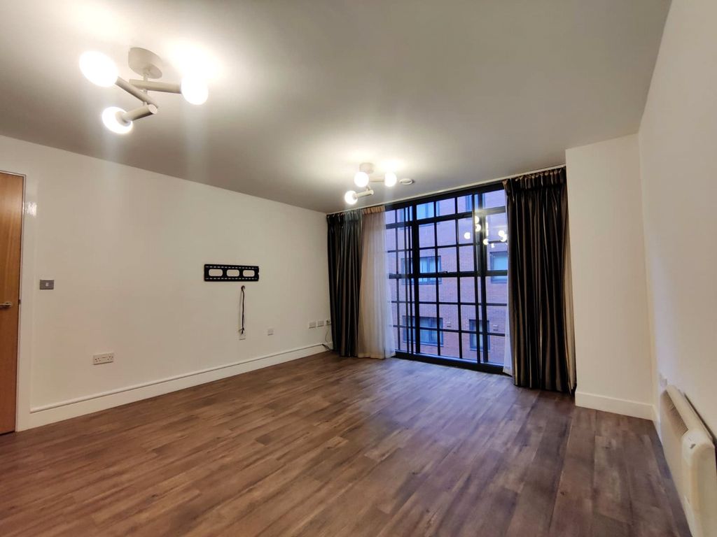 Property photo 1 of 10 Picture No. 05