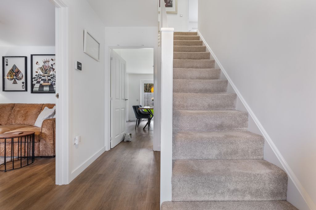 Property photo 3 of 35