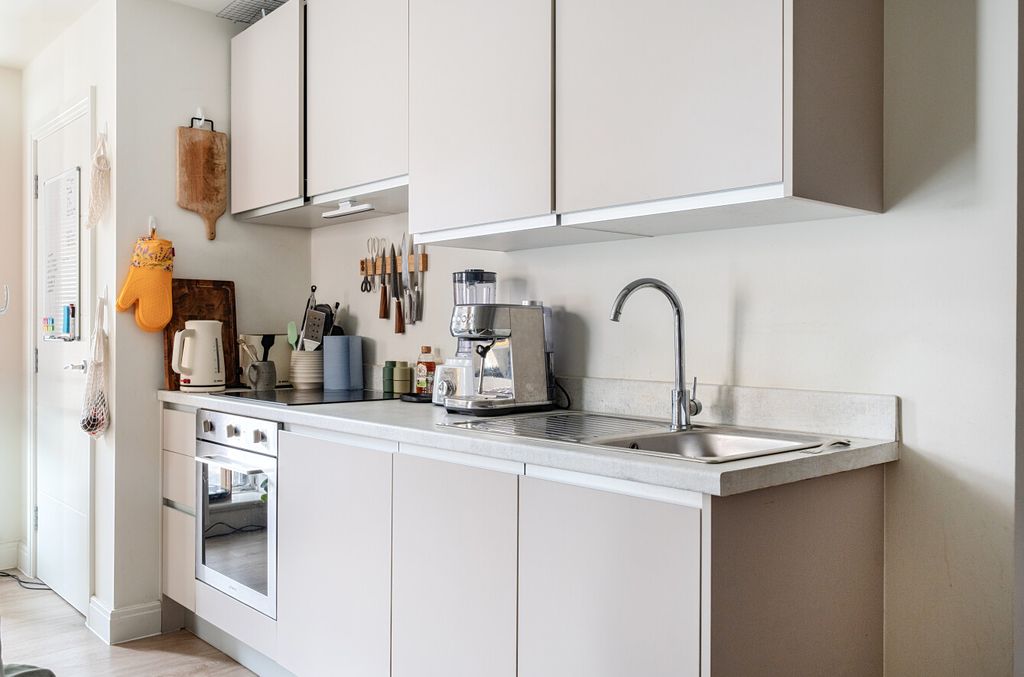 Property photo 2 of 17 Kitchen - 1