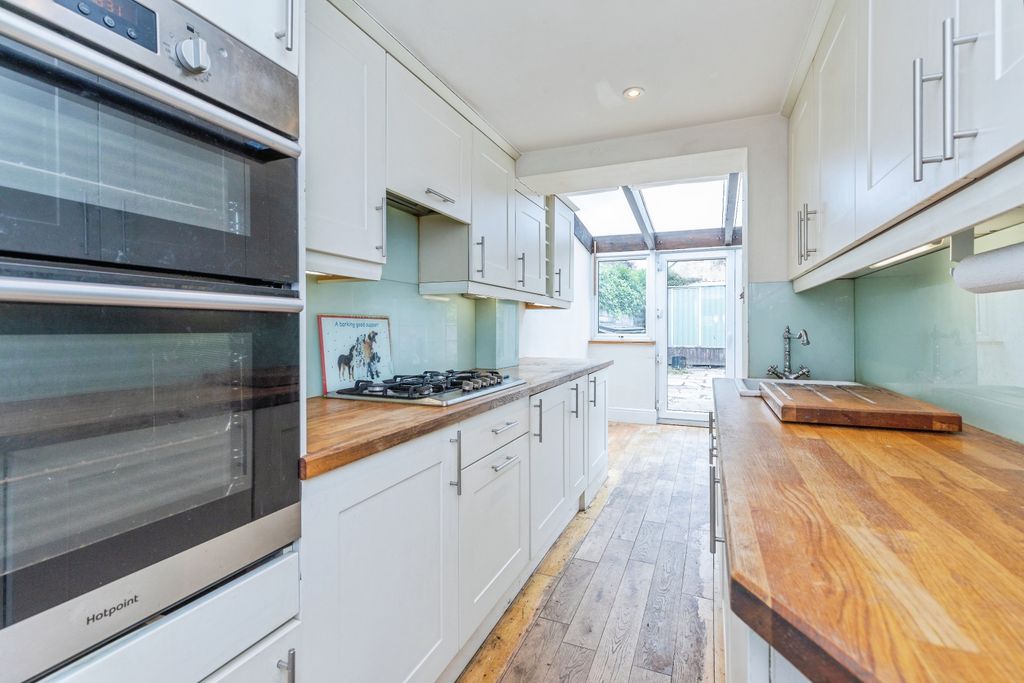 Property photo 2 of 18