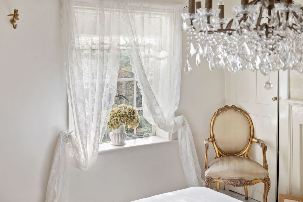 Additional image 21 of 6 bed detached house for saleWildgoose Drive, Horsham RH12