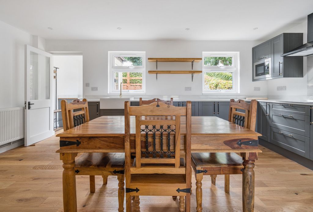 Property photo 2 of 20 1523873-15-1A0B3F...