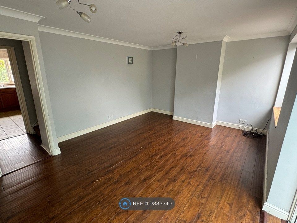 Property photo 1 of 6 Living Room