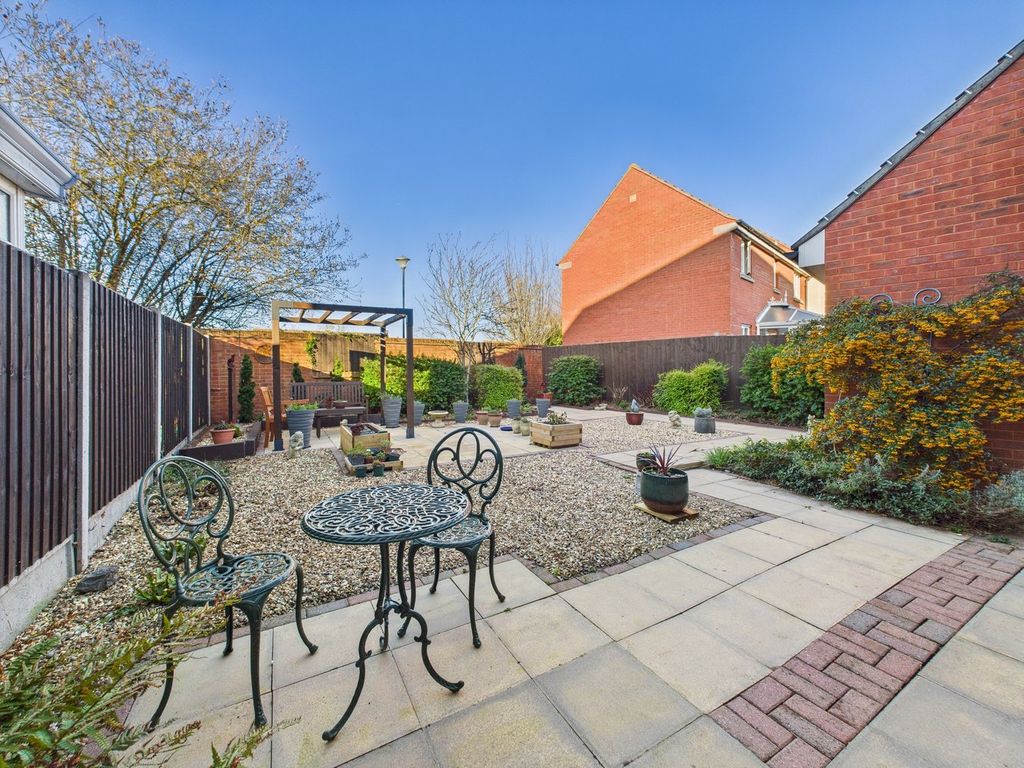 Property photo 2 of 27