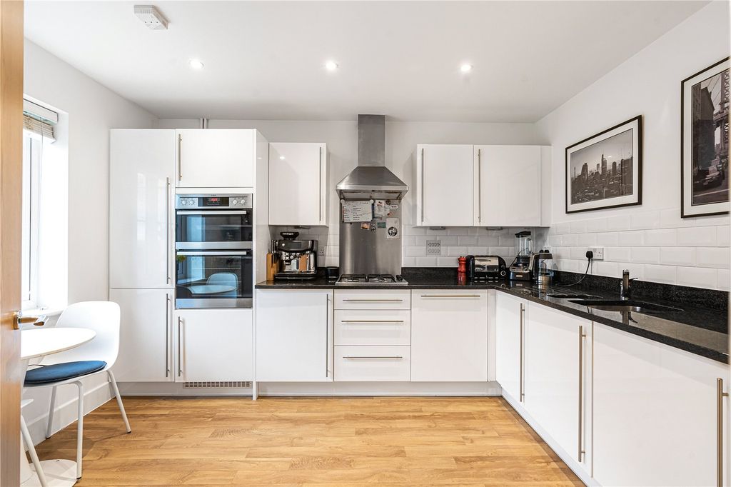 Property photo 3 of 20 Picture No. 04