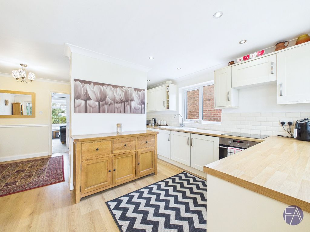 Property photo 2 of 25 4825233