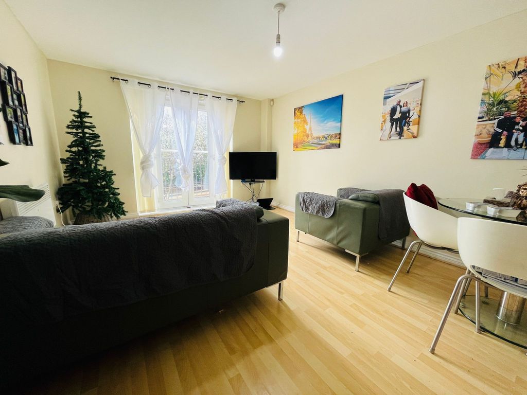 Property photo 3 of 10