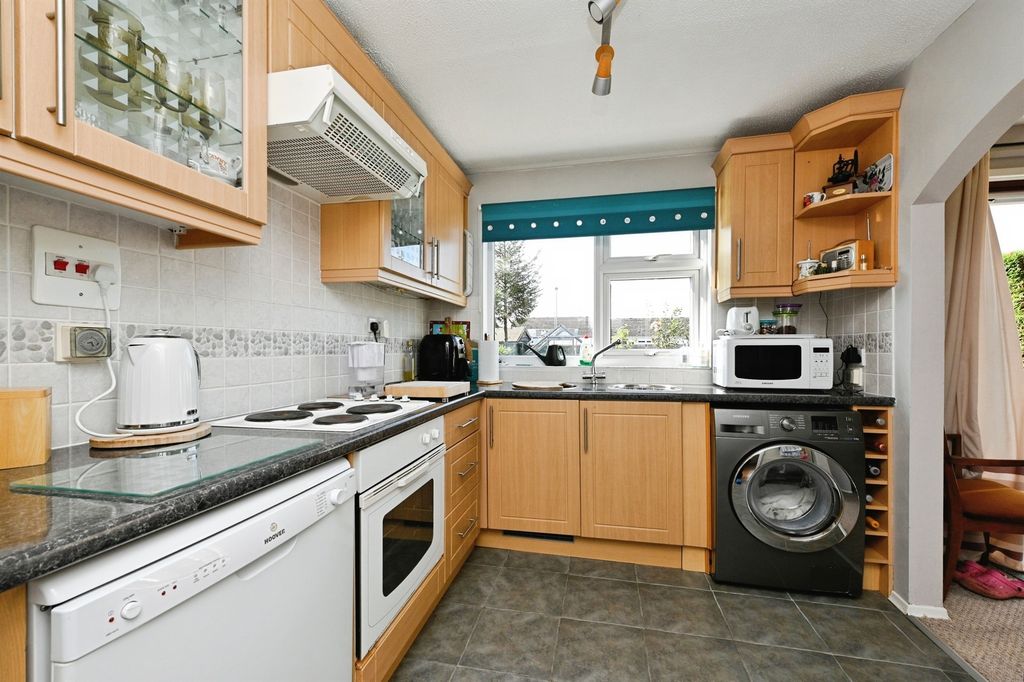 Property photo 3 of 16