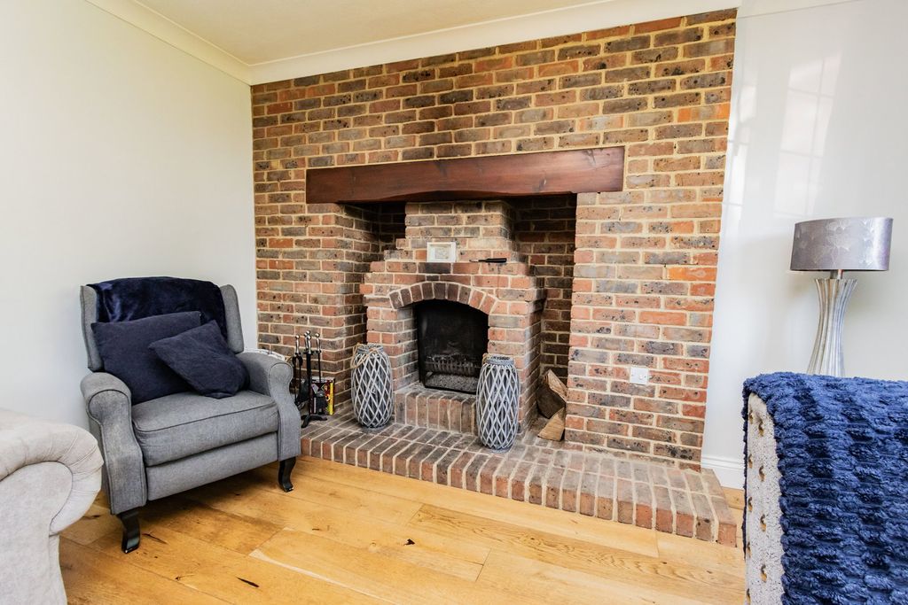 Property photo 3 of 16