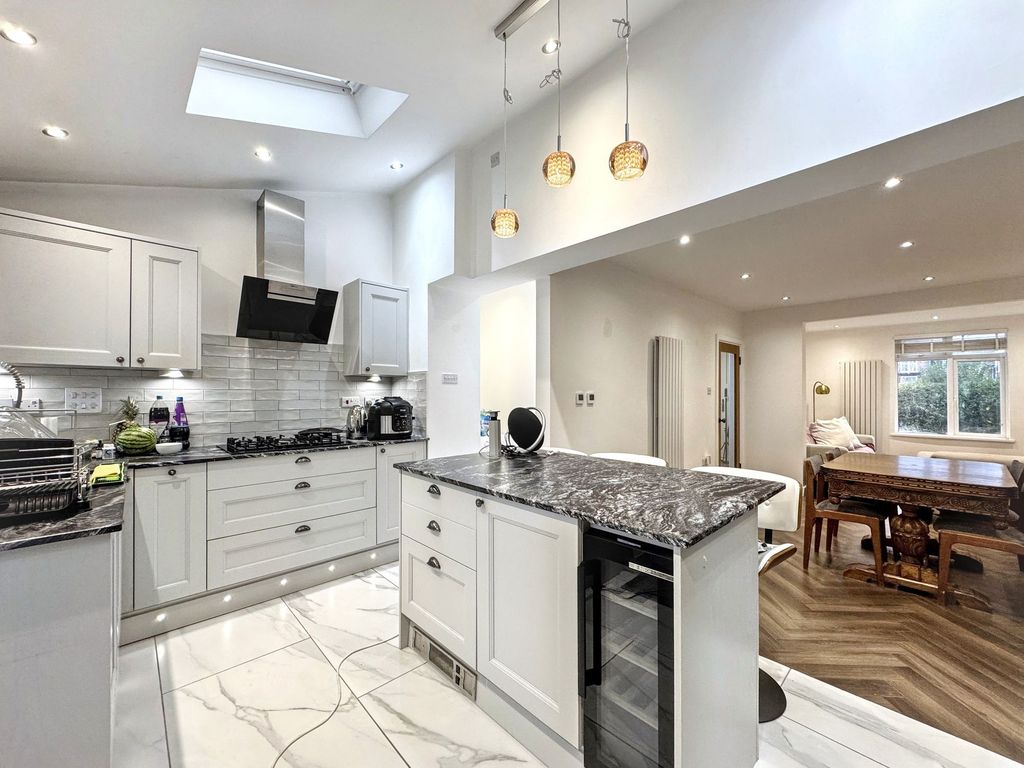 Property photo 1 of 16 Open Plan Kitchen Dining Area