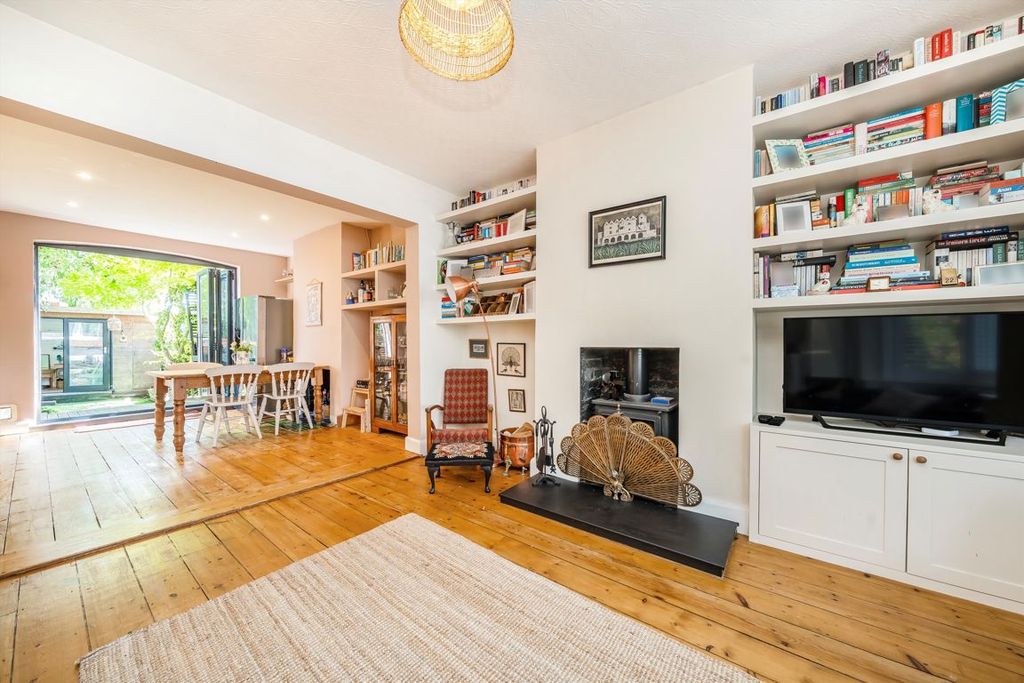 Property photo 2 of 12