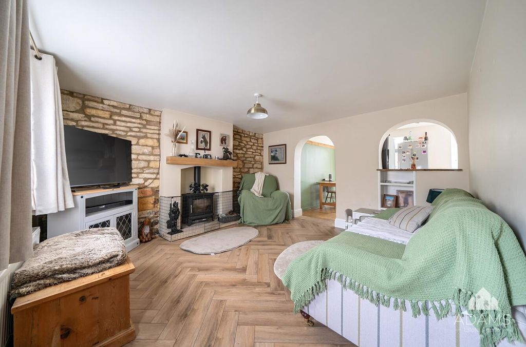 Property photo 2 of 16 Sitting Room