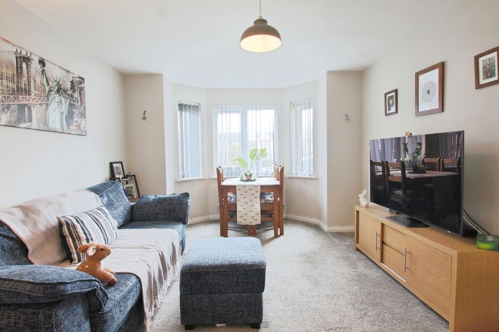 Property photo 2 of 16 4454925