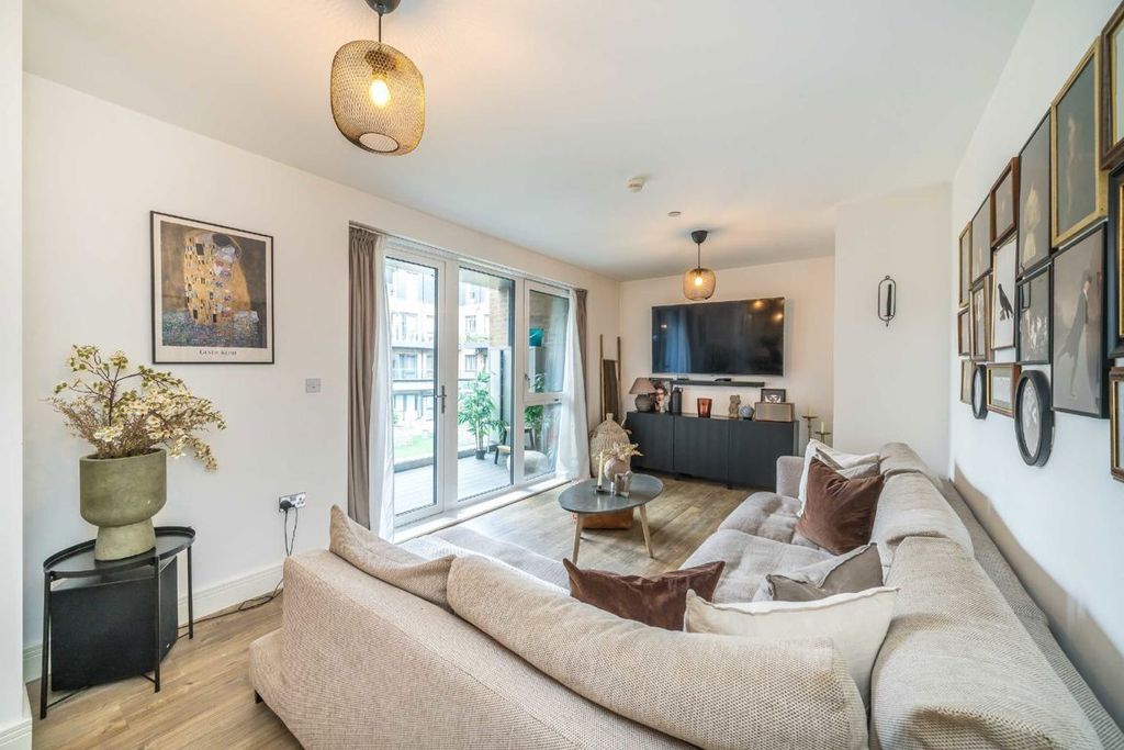 Property photo 2 of 6