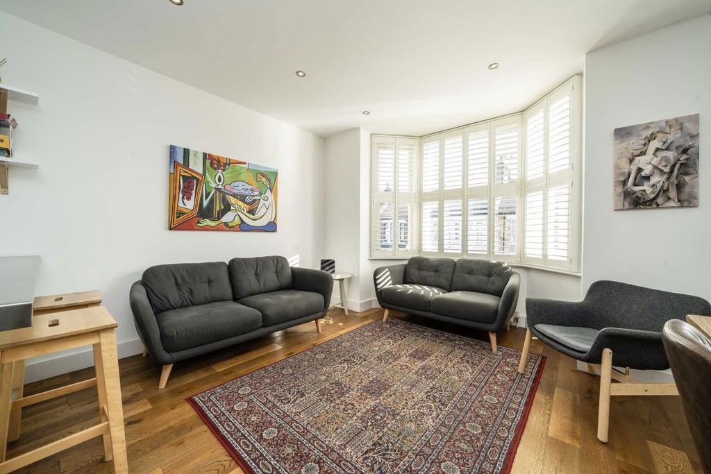 Property photo 2 of 9