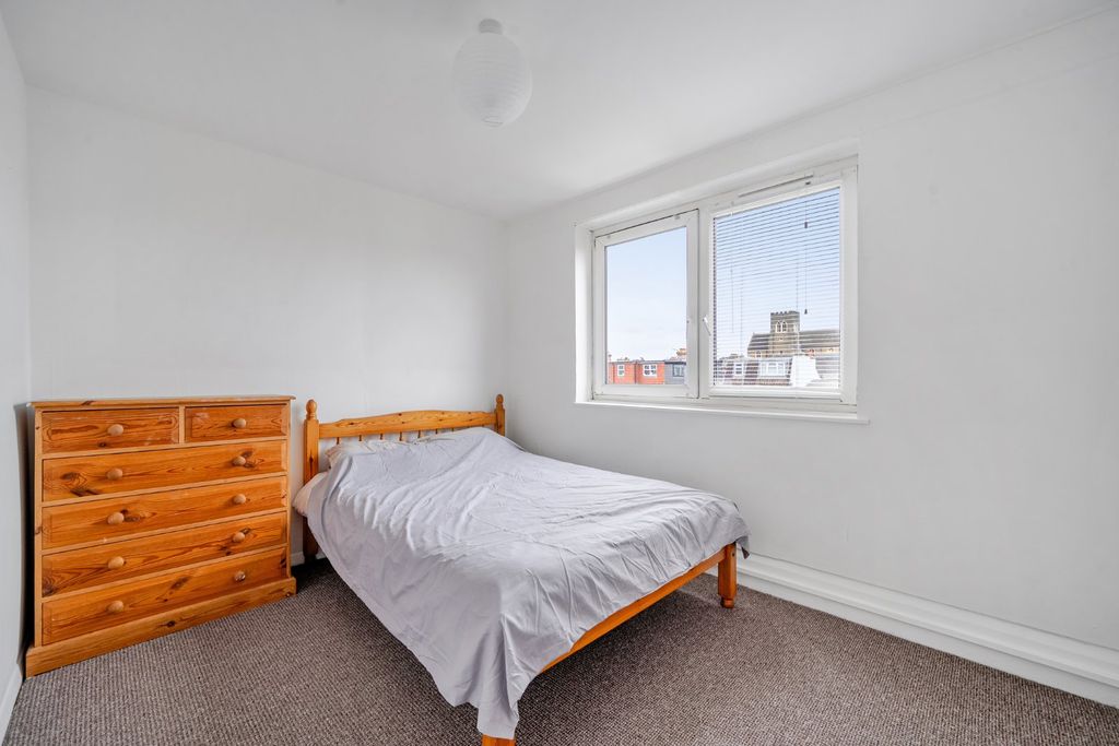 Property photo 3 of 12 Picture No. 32