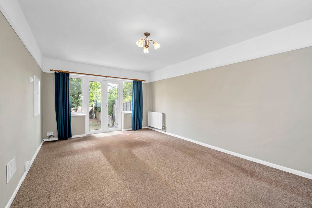 Property photo 3 of 13 Sitting Room