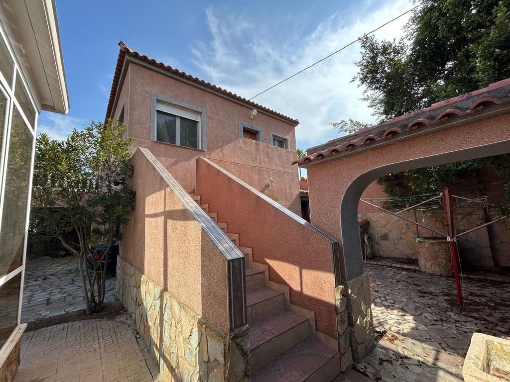Property photo 2 of 50