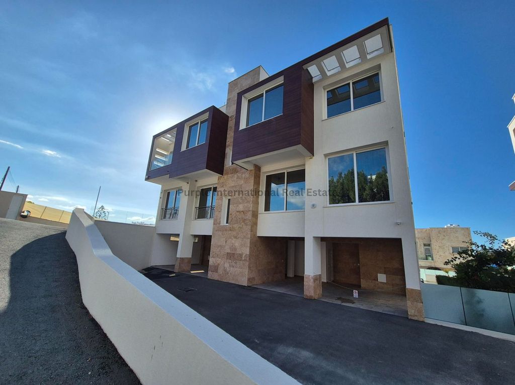 Property photo 1 of 34