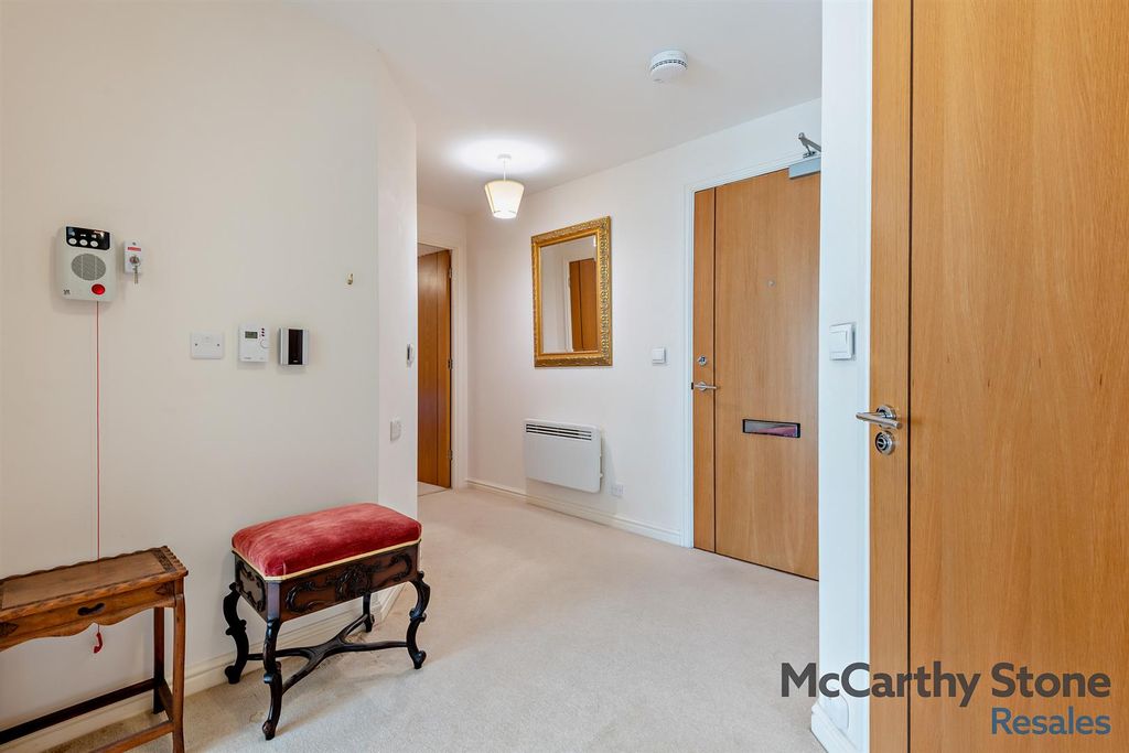 Property photo 1 of 29 8633996-Interior17-800.Jpg