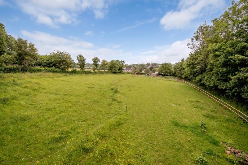 Property photo 2 of 44 Field 18