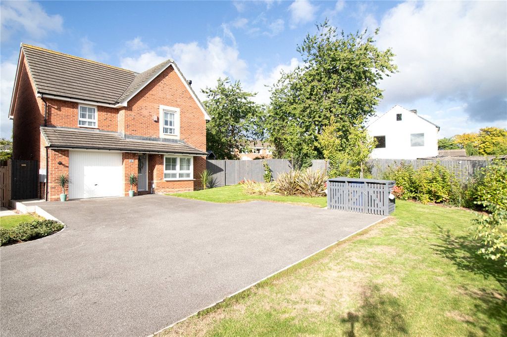Property photo 1 of 36 Picture No. 77