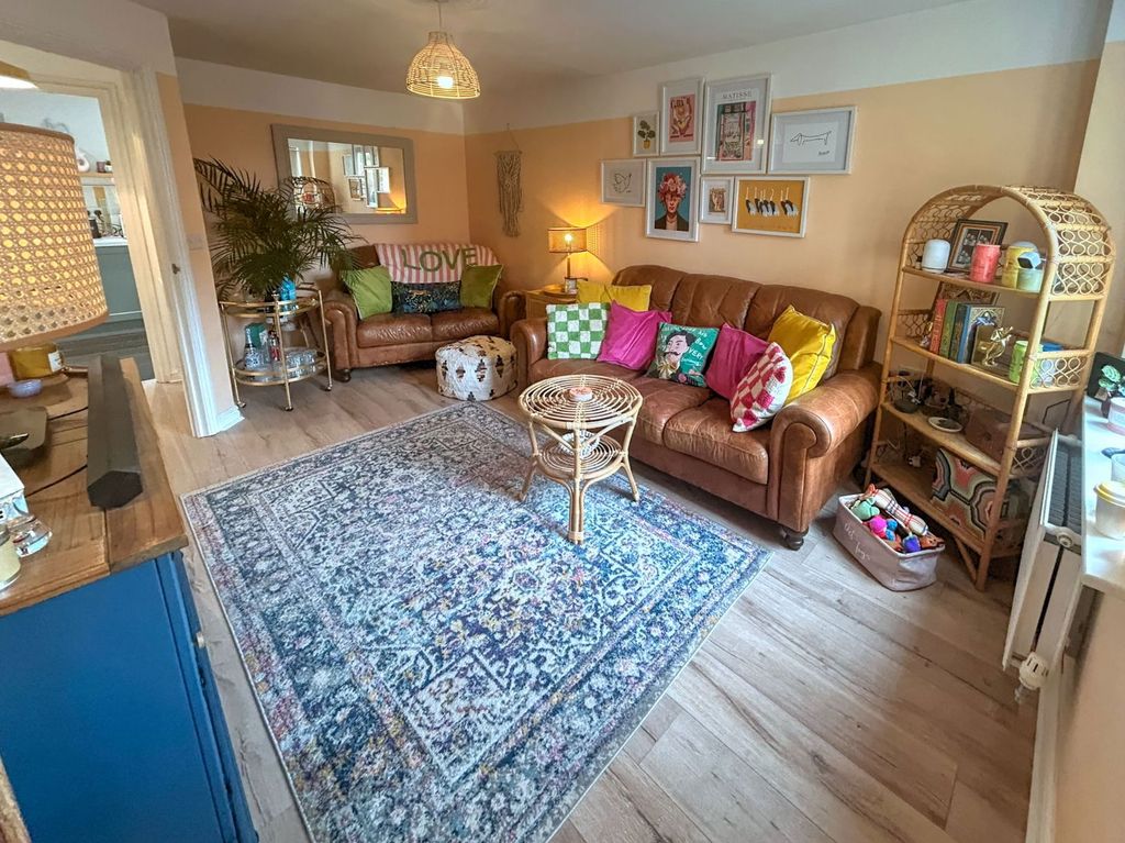 Property photo 2 of 39