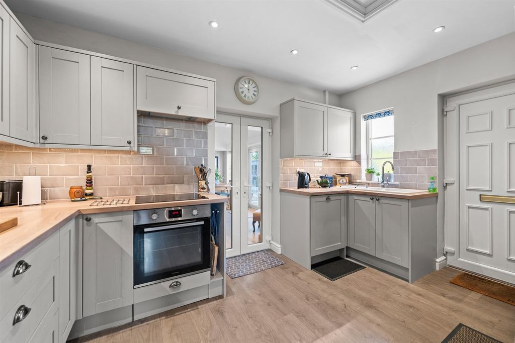 Property photo 2 of 38 44 Main Street-16.Jpg