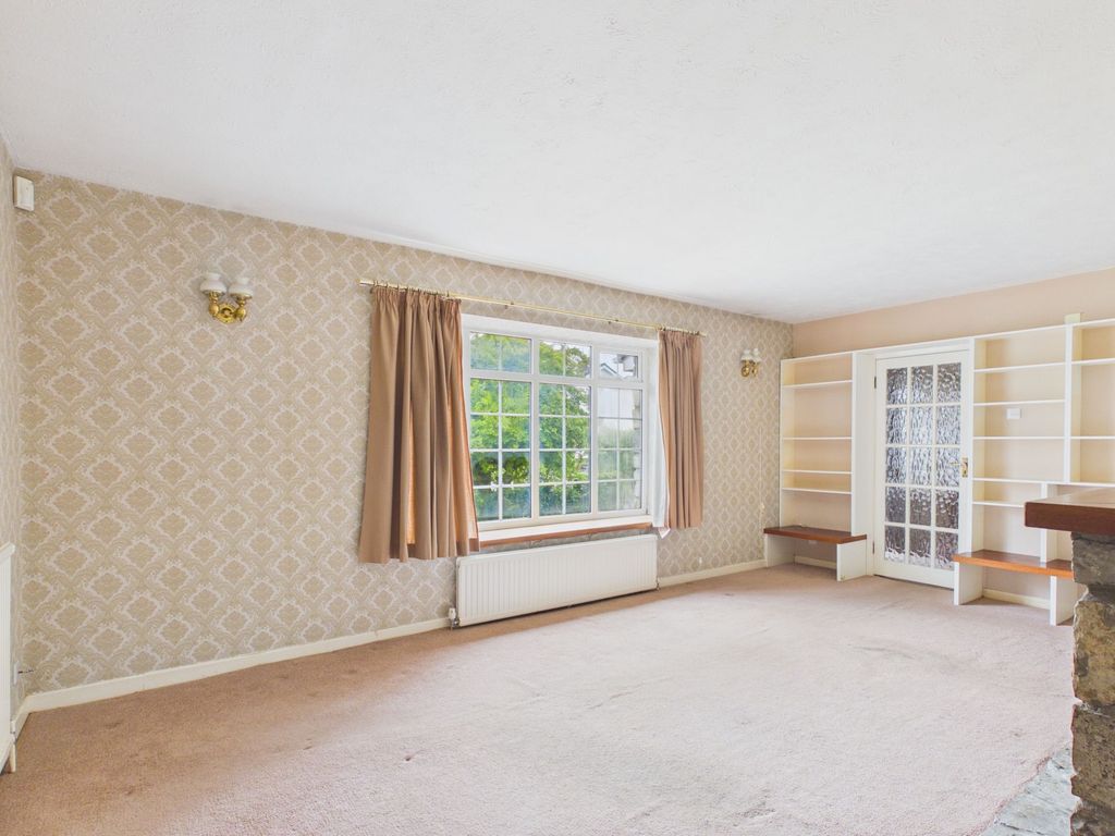 Property photo 2 of 25