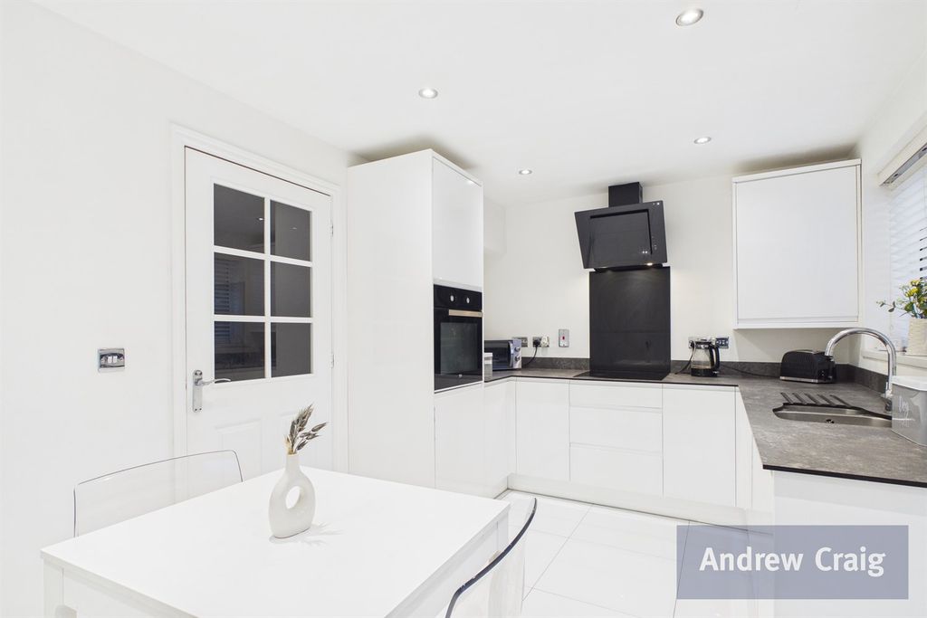 Property photo 1 of 14 (Main)