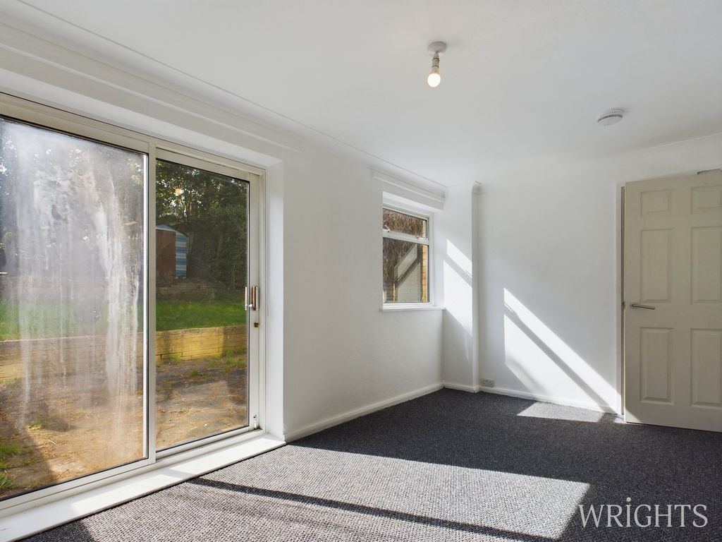 Property photo 3 of 18 Dining Room