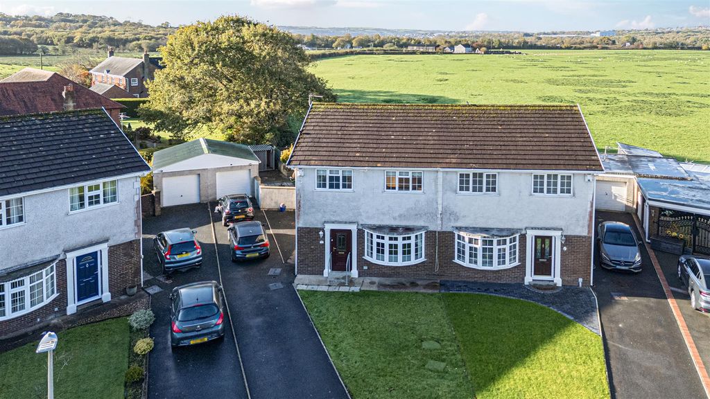 Property photo 1 of 36