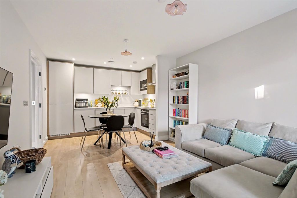 Property photo 2 of 13 Open Plan